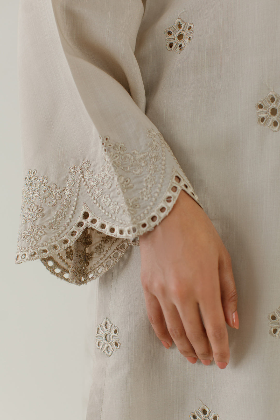 Beige Schiffli 3-Piece Set