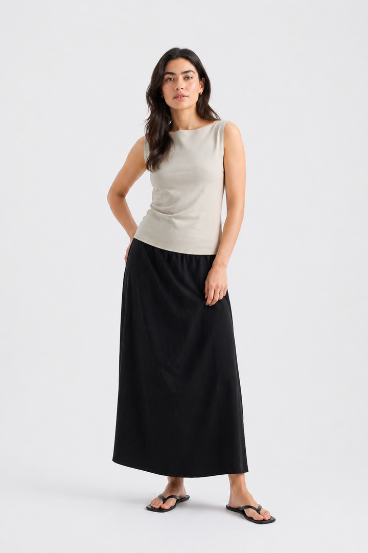 BLACK STRAIGHT SKIRT