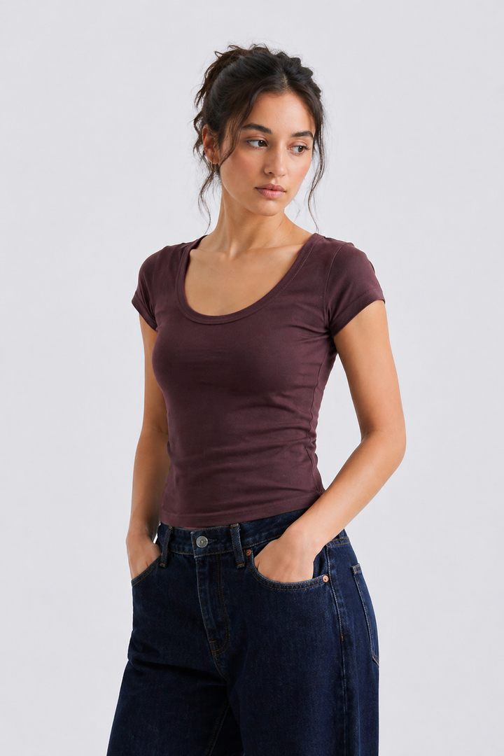 SCOOP NECK FITTED T-SHIRT