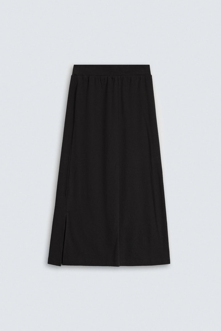 BLACK STRAIGHT SKIRT