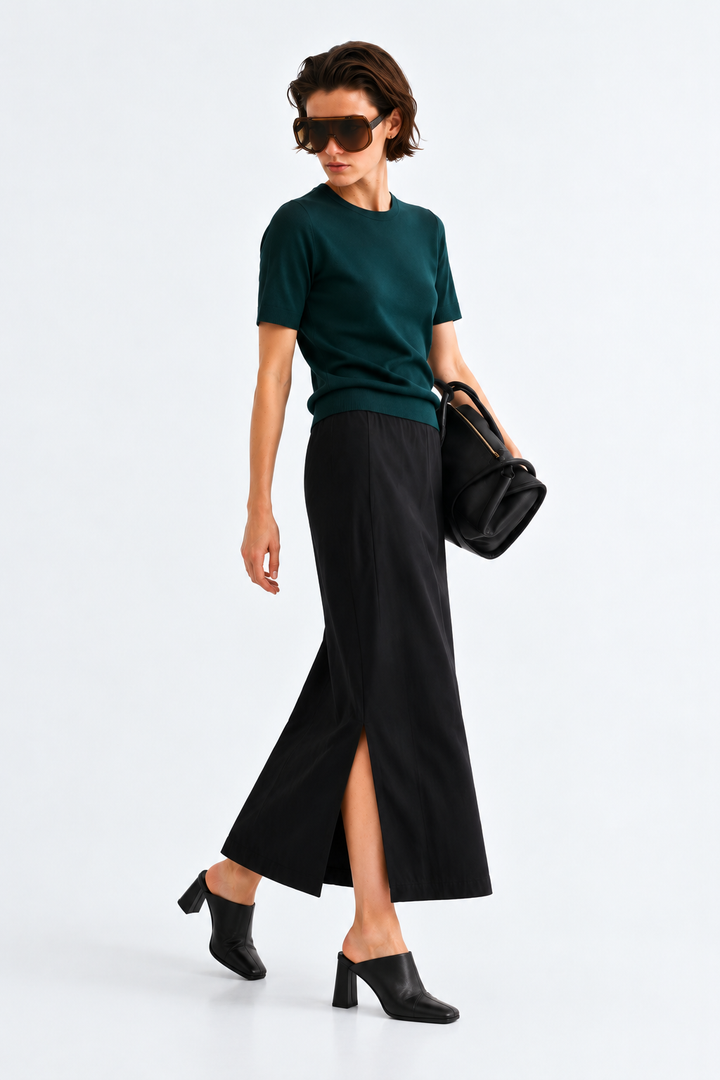 BLACK STRAIGHT SKIRT