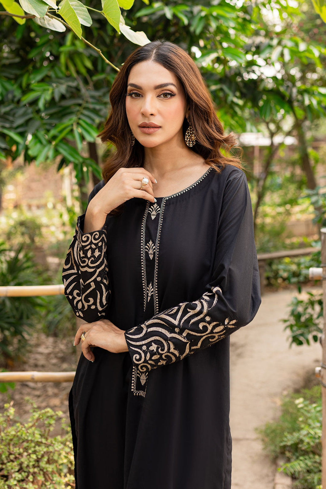 Black- 004 - Peach Republic