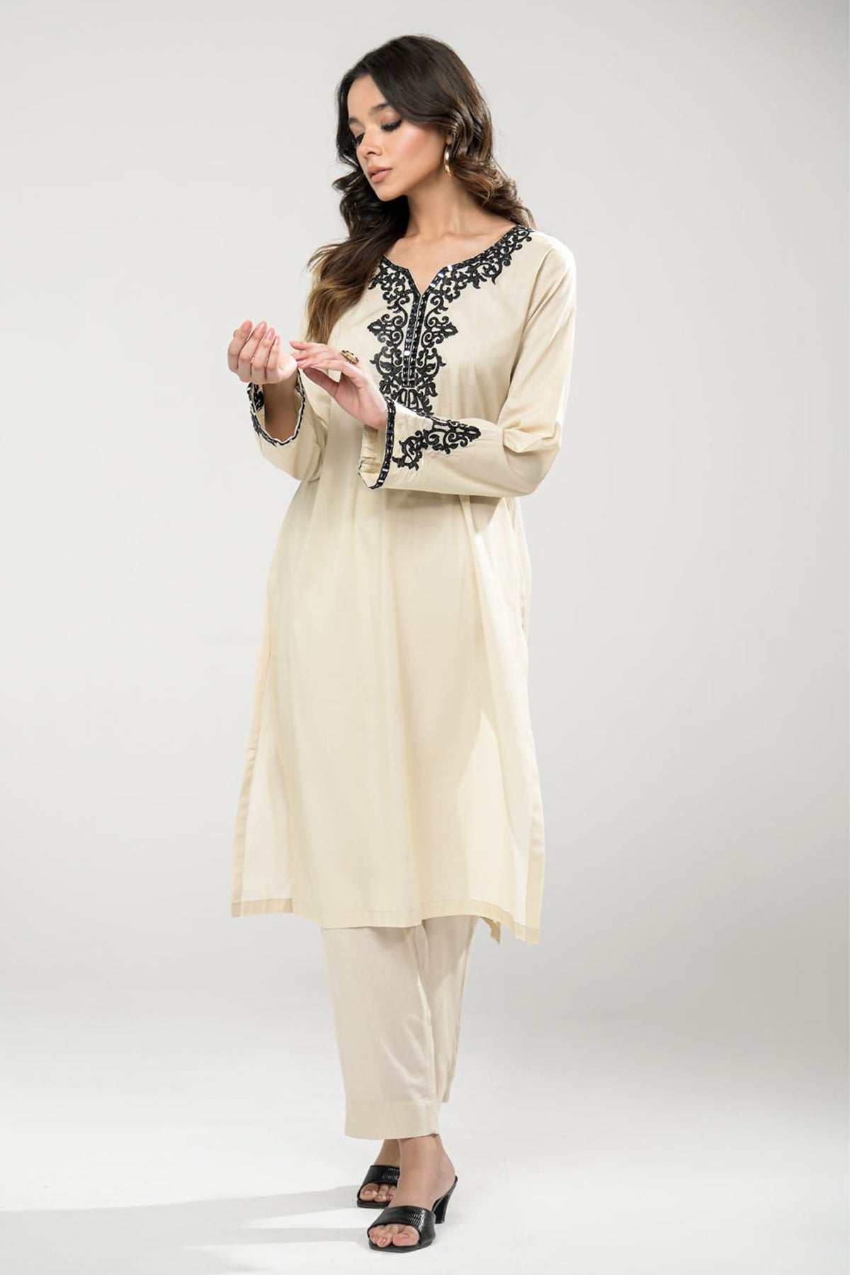 Ivory Beige -001
